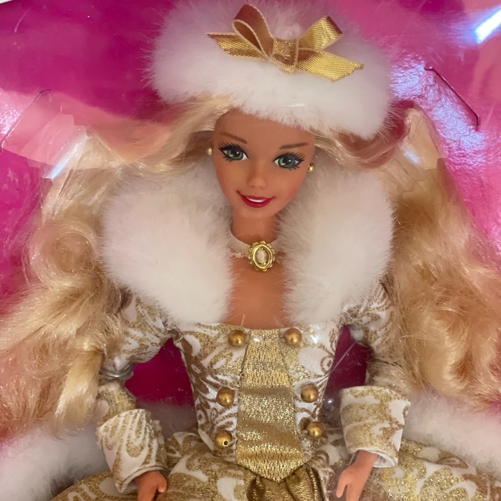 ⭐️Collector’s Edition 1995 Winter Fantasy Barbie - Blonde⭐️